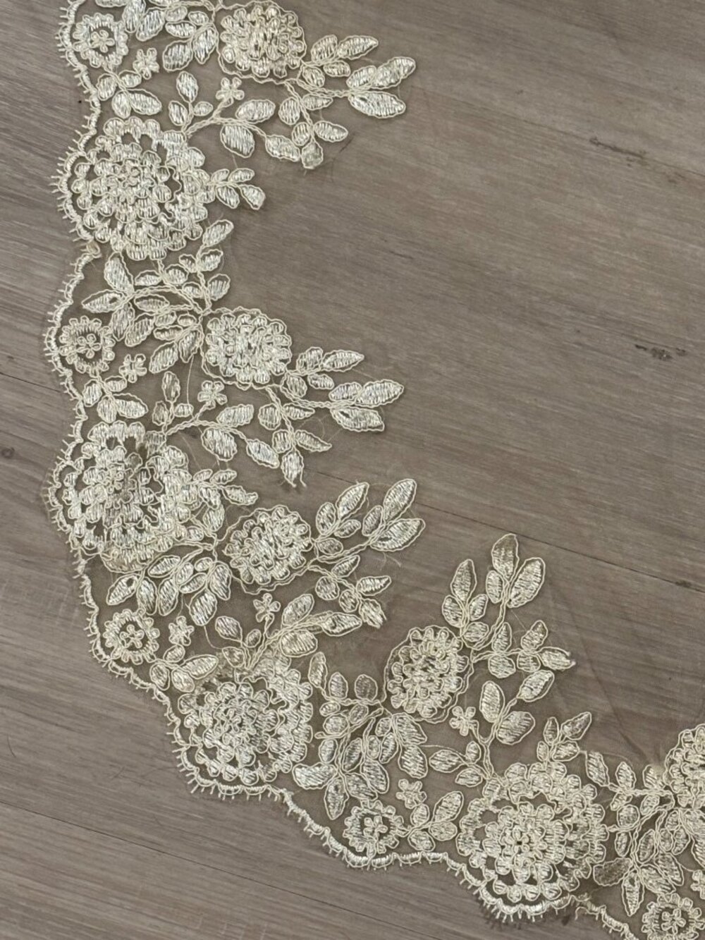 Vintage Champagne Lace Tablecloth 60 x 115 Floral Embroidered Tulle Overlay - Picture 4 of 10